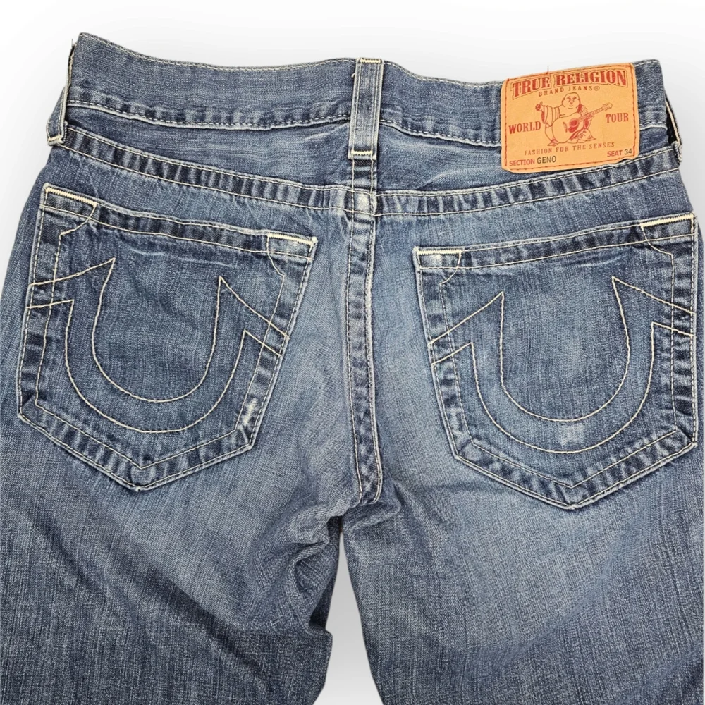 True Religion Men's Geno Button-Fly Jeans Distressed W33